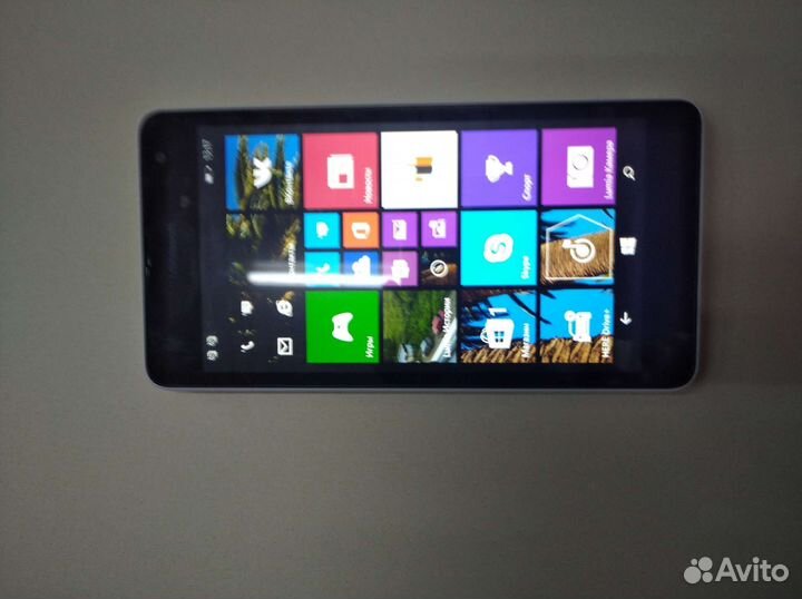Телефон Microsoft 1090