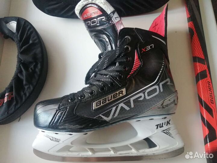 Хоккейные коньки bauer vapor