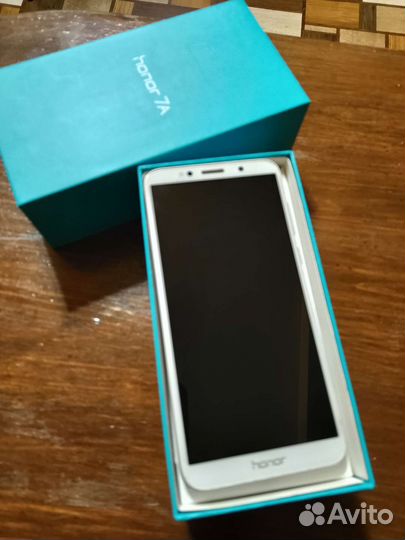 Телефон honor7a
