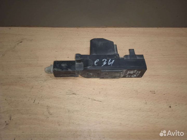 Привод замка крышки багажника bmw 5 E34 бмв 5 E34