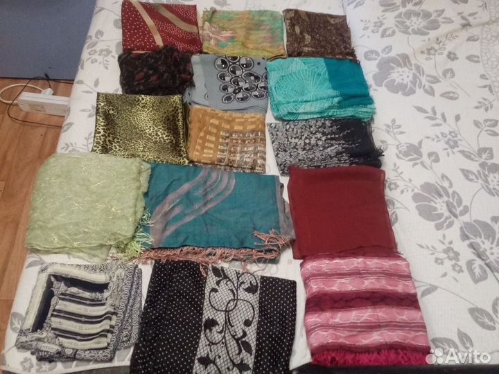 Женские шарфы и платки