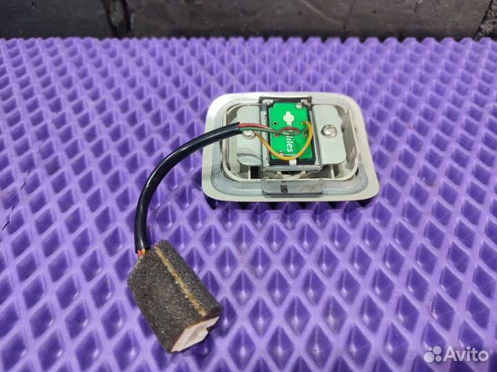 Кнопка управления люком Nissan Dualis NJ10-049131