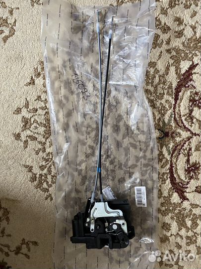 Замок задней левой двери на Ssangyong