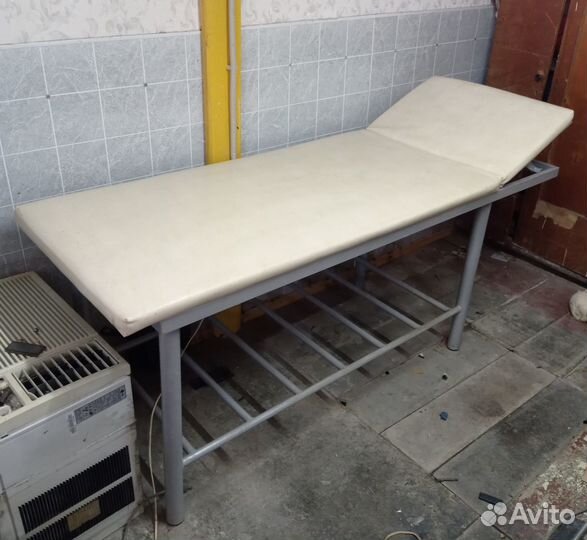 Массажная кушетка