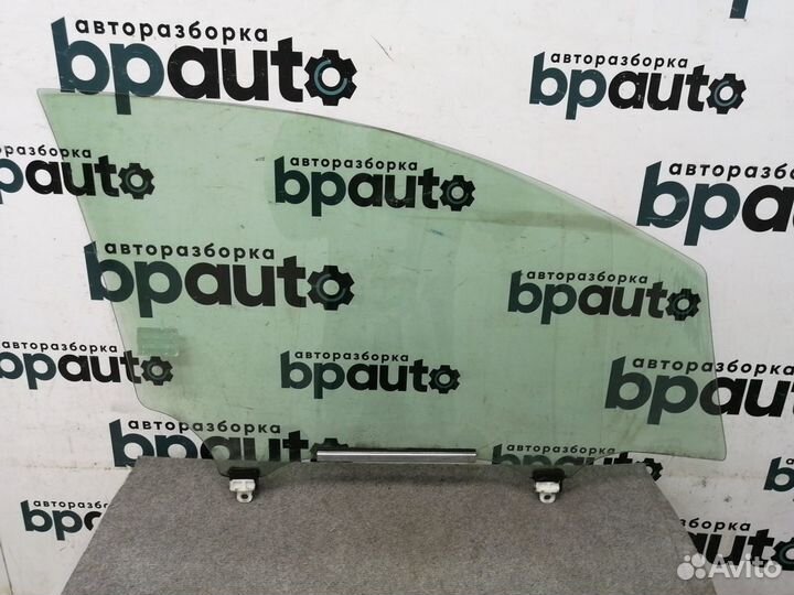 Стекло передней левой двери 68102-12A50 Toyota