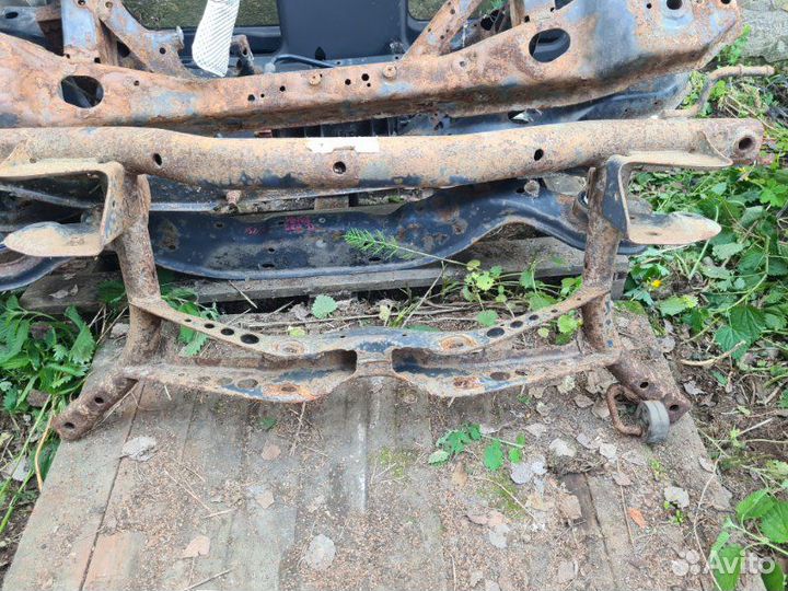 Подрамник задний Volkswagen Touran 1 1.9TDI 2004