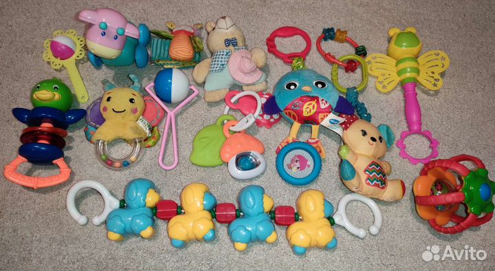 Игрушки для малыша пакетом