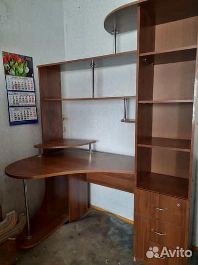 Компьютерный стол