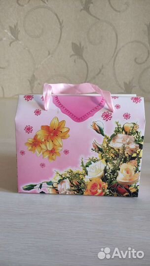 Коробочка подарочная новая