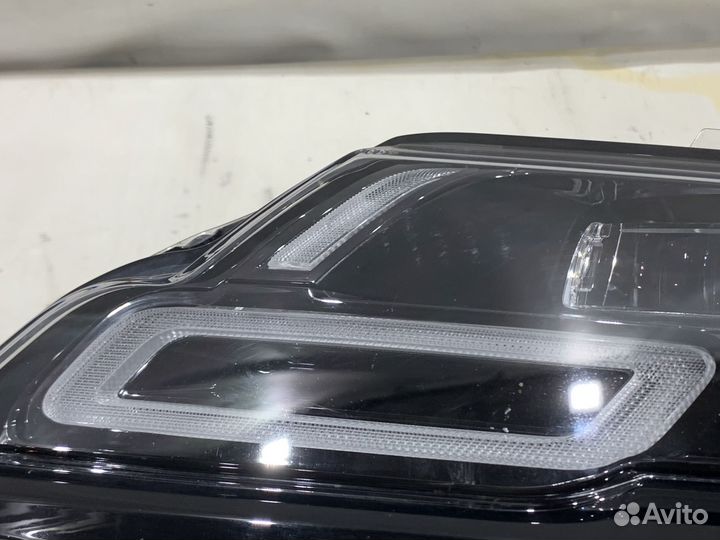 Левая фара Range Rover Velar