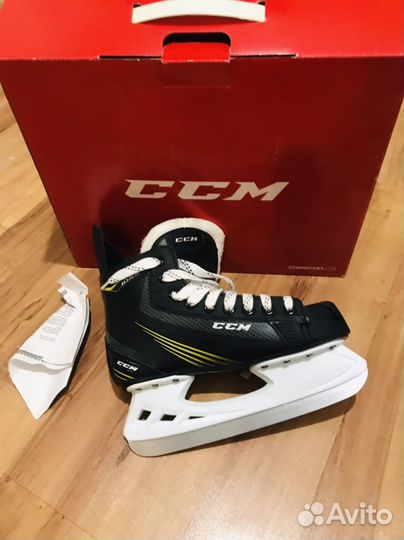 Коньки хоккейные