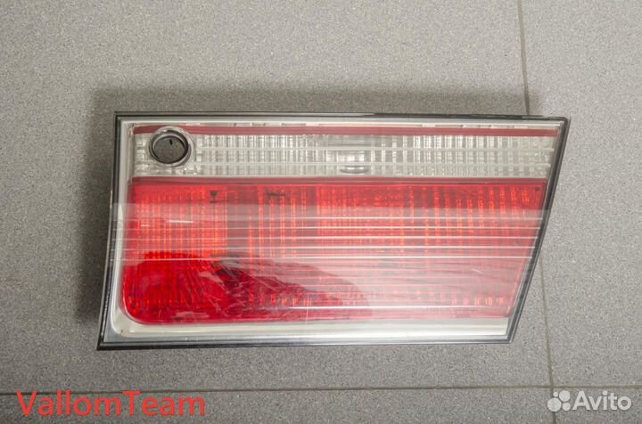 Лот UP632049 Оригинальная задняя оптика для Toyota