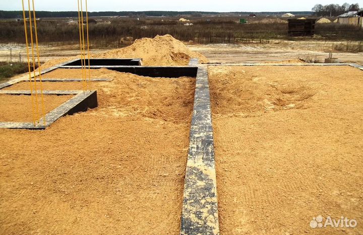 Земля для отсыпки цоколя и земля плодородная.Дост