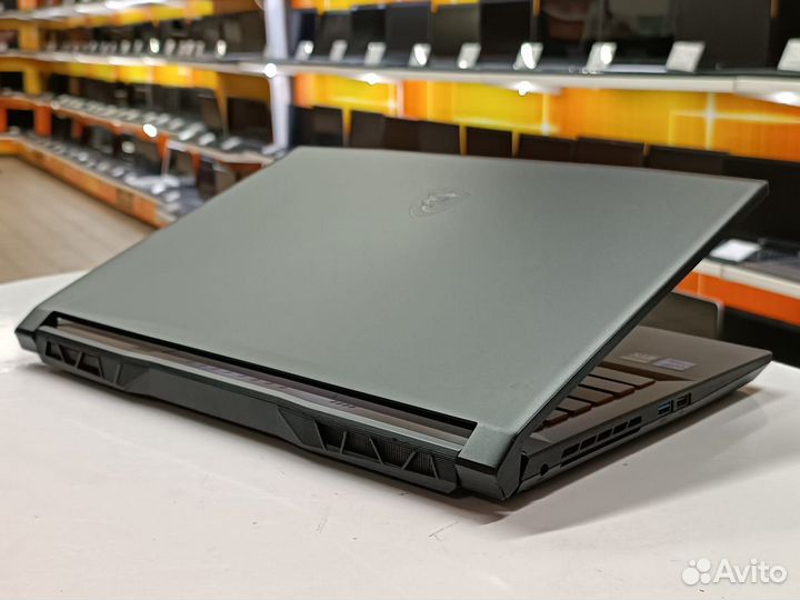 Ноутбук MSI 15.6