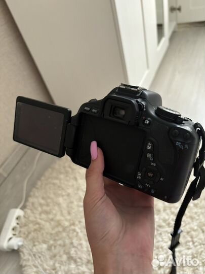 Зеркальный фотоаппарат