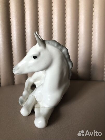 Конь лошадь жеребенок фарфор статуэтка СССР