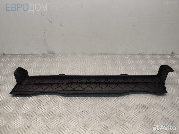 Крепление / кронштейн радиатора BMW E70 LCI