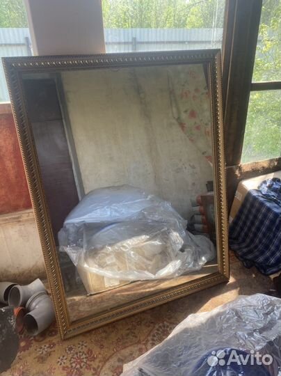 Зеркало в багетной раме