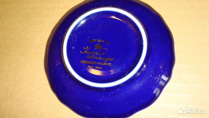 Декоративная фарфоровая тарелка 