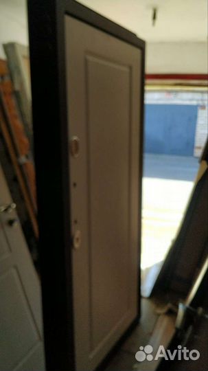 Дверь входная металлическая новая