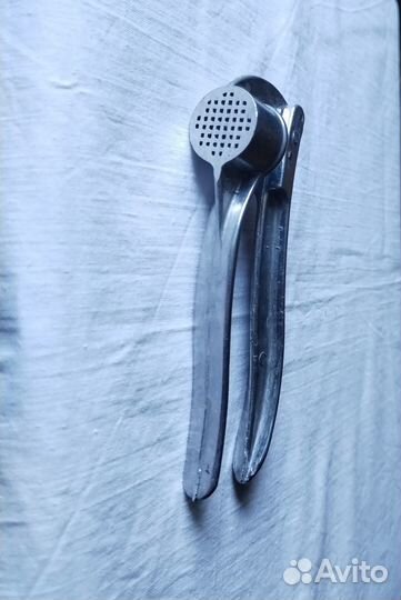 Чеснокодавилка, пресс для чеснока