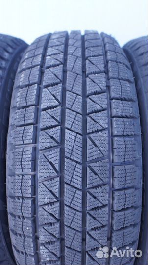 Royal Black Royal Ice 185/55 R15 82S