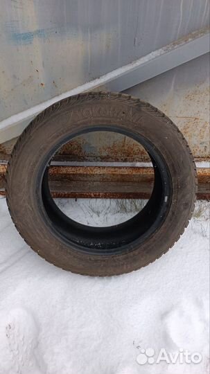 Yokohama IceGuard Stud IG65 215/55 R16