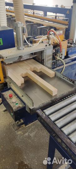 Рабочий в цех деревопеработки