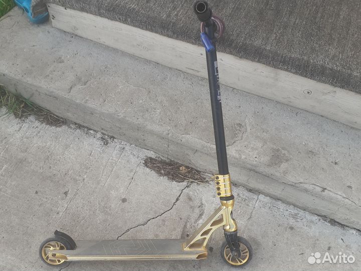 Трюковой самокат