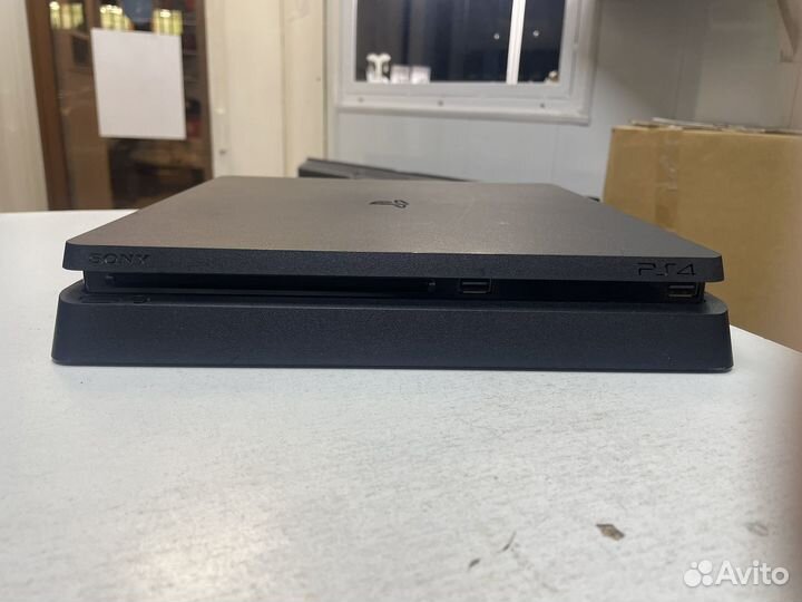 Sony PS4 slim
