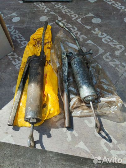 Шприц для заливки масла