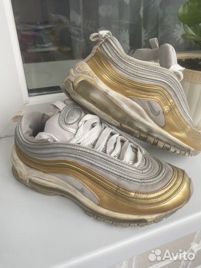 Кроссовки Nike женские