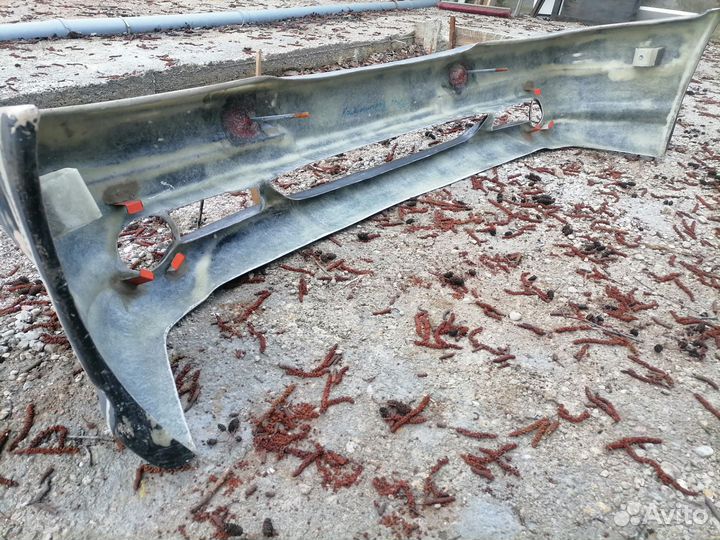 Передний бампер мерседес бенц Е210