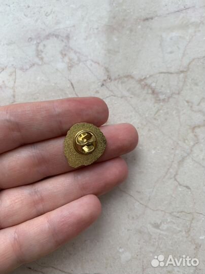 Брошь Курт Воннегут значок