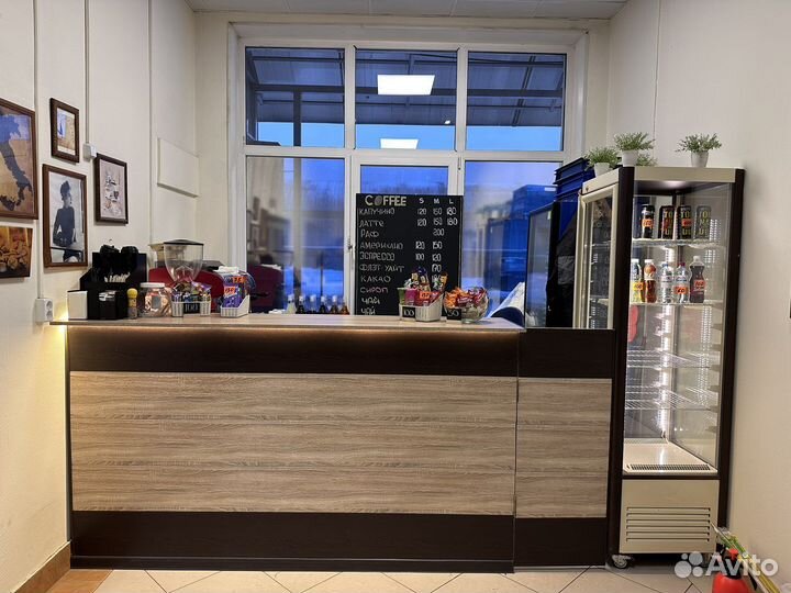 Бариста в кофейню