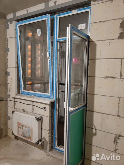 Балконная дверь с окном