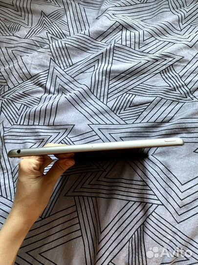 iPad 6 gen 32gb Wi-Fi