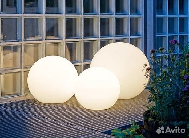 Уличный светильник шар 60 см белого свечения 220 В