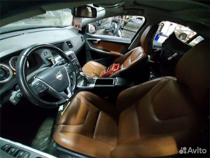 Разбор на запчасти Volvo S60 2010