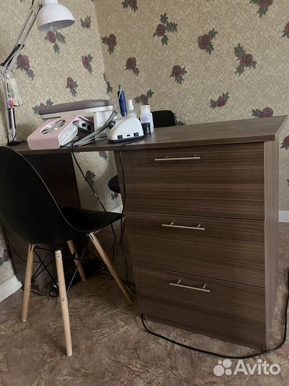 Стол для маникюра бу