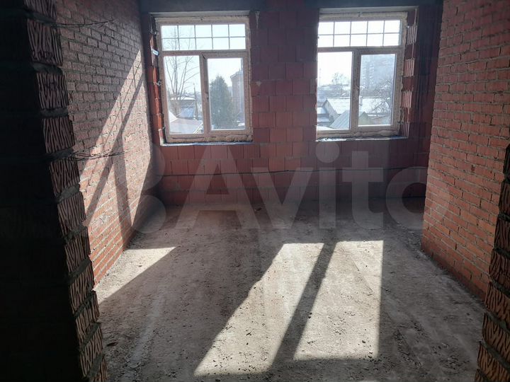 Таунхаус 130 м² на участке 10 сот.