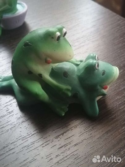 Лягушки фигурки коллекция