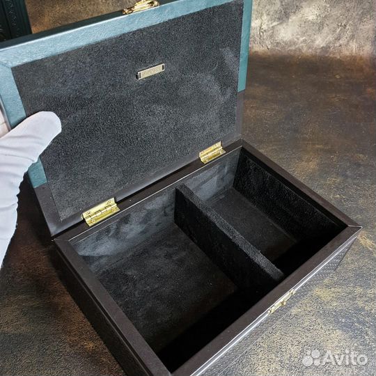 Шкатулка большая из натуральной кожи с декоративно