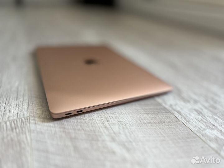 Macbook Air 13 2019 i5 8/256gb