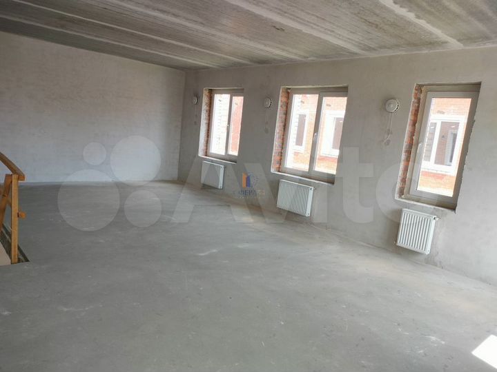 4-к. квартира, 87 м², 1/2 эт.