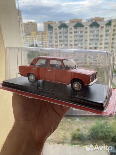 Модель автомобиля ваз-21013 1:24 hachette