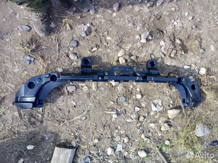 Направляющая заднего бампера BMW