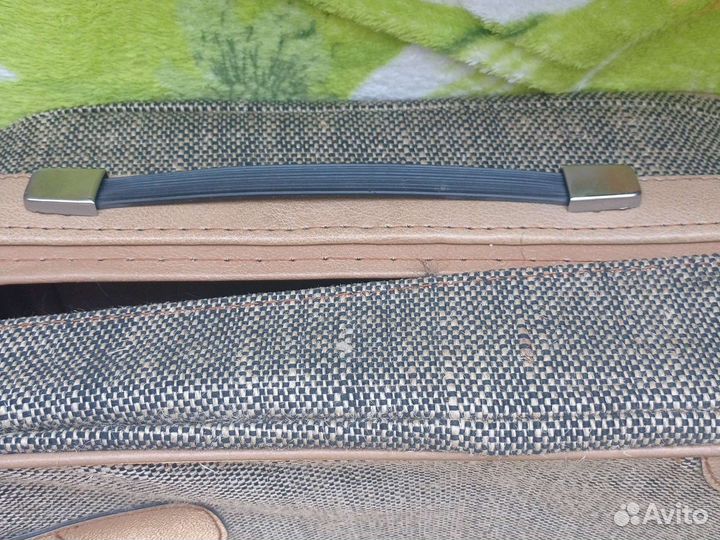 Чемодан на колесах тканевый под лен