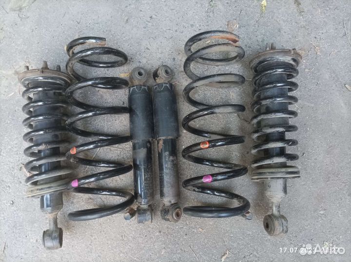 Амортизаторы + пружины Nissan Pathfinder r51