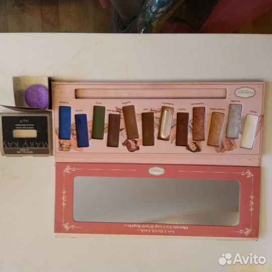 Тени для век в ассортименте